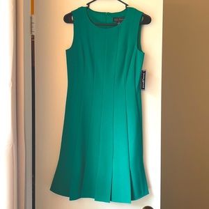 Pleated Emerald green dress size 6 petite